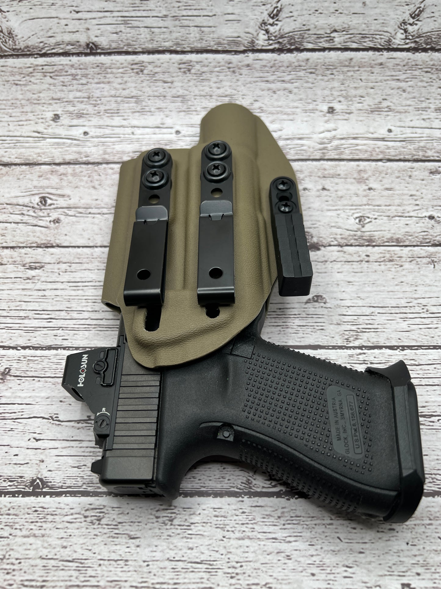 Light Bearing IWB Holster for Glock 19/19X/45 Pistol.