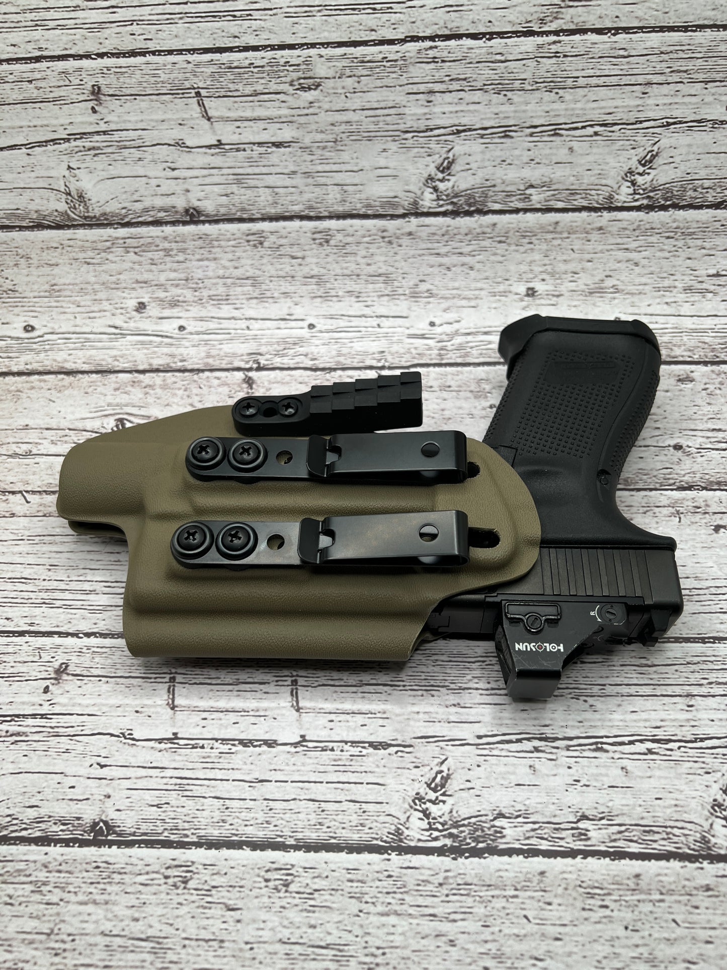 Light Bearing IWB Holster for Glock 19/19X/45 Pistol.