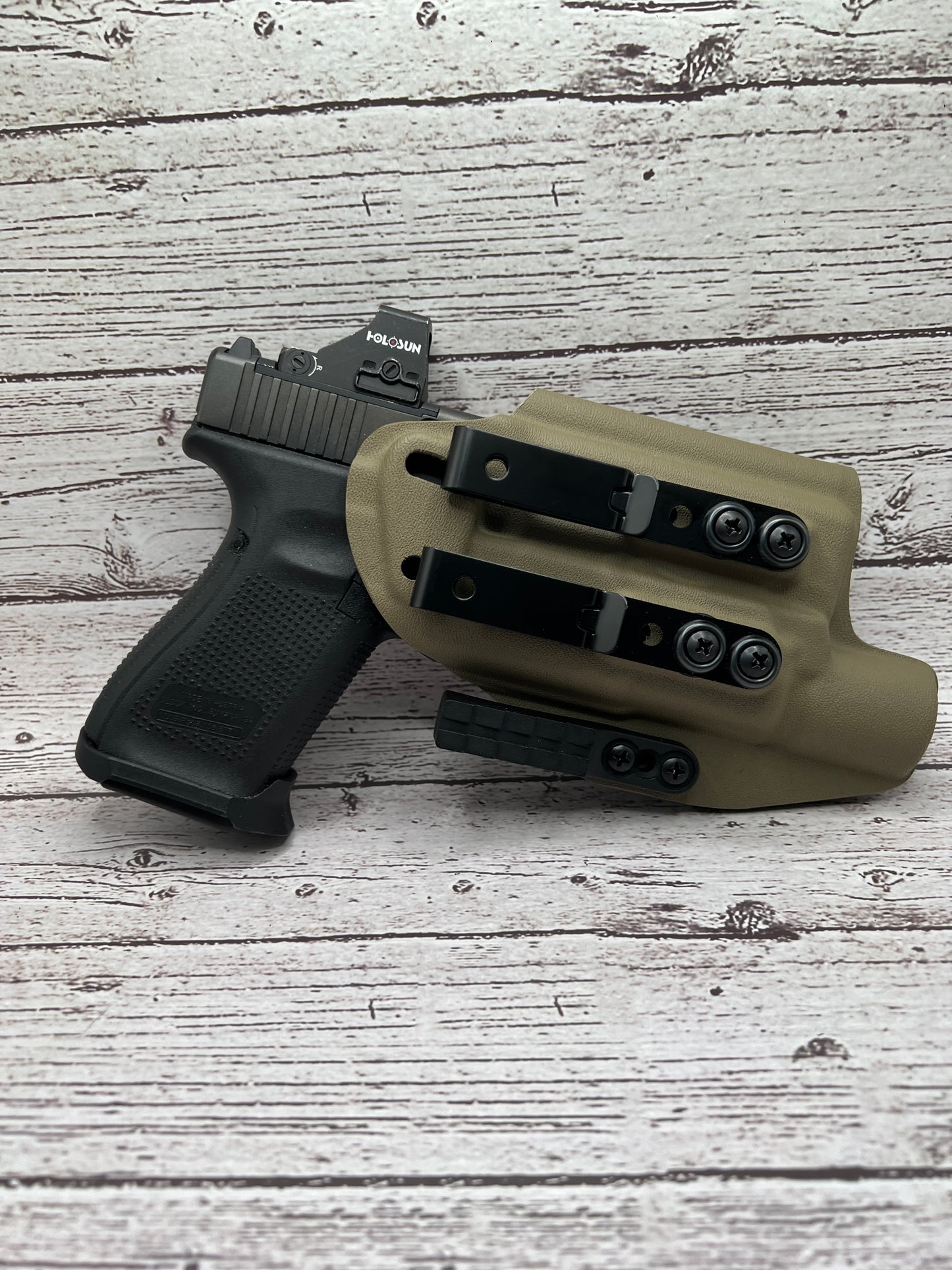 Light Bearing IWB Holster for Glock 19/19X/45 Pistol.